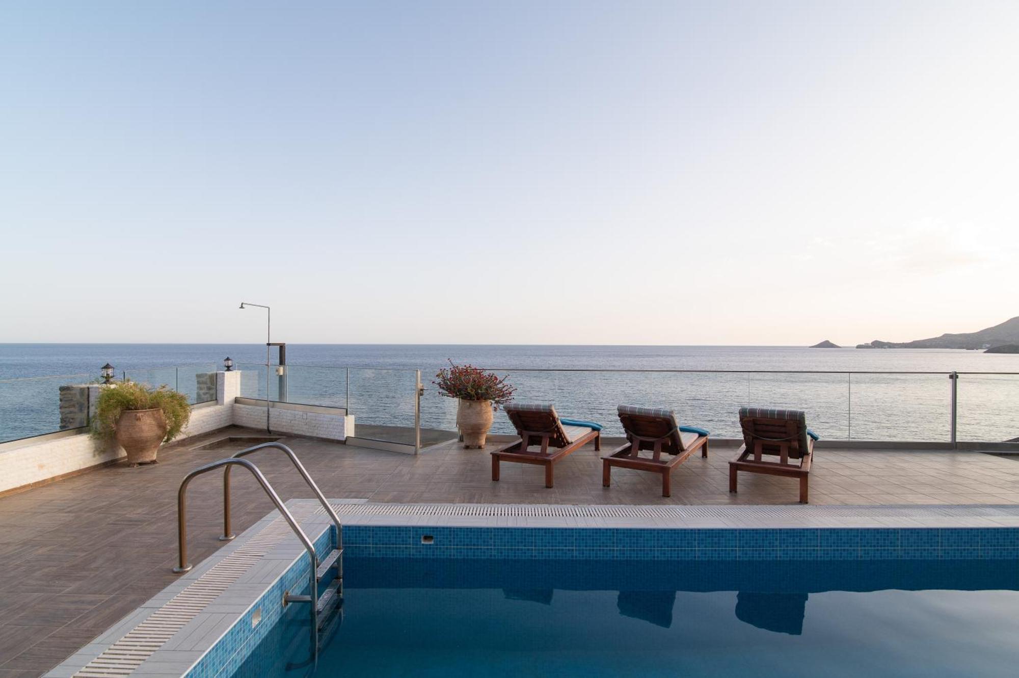 Villa Paradise *
